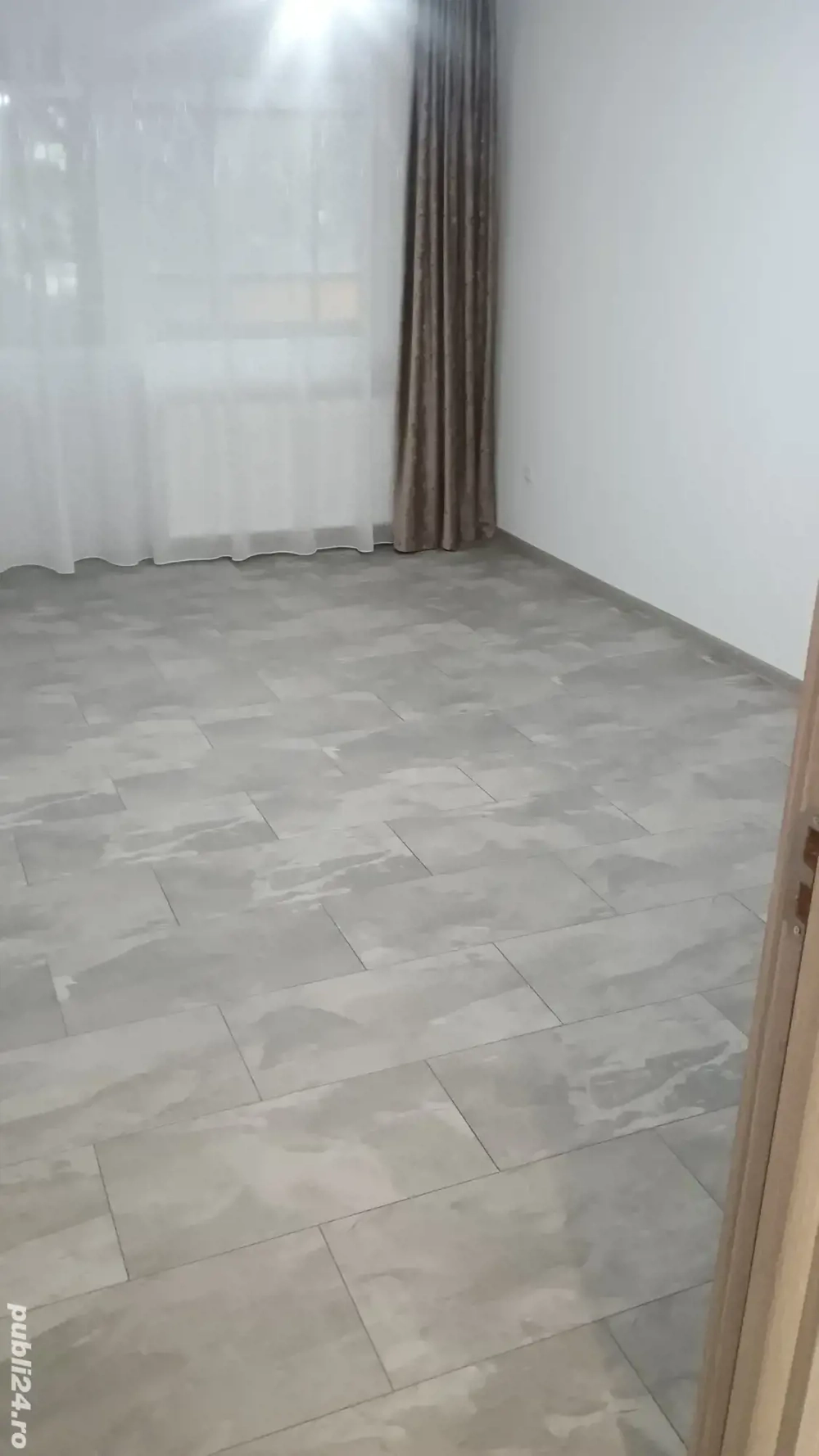 Vând apartament cu doua camere Trivale decomandat 