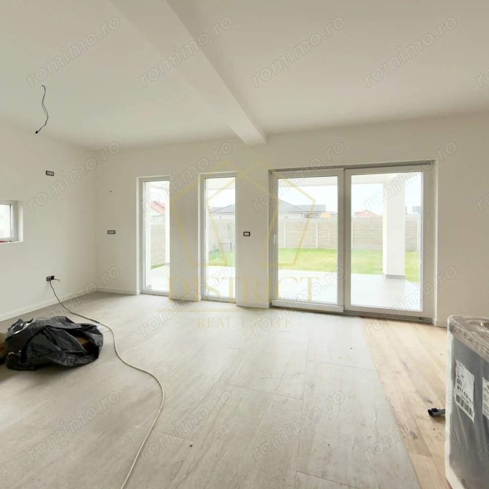 Com 0 | Duplex superb cu 5 camere despartit prin garaj | Dumbravita