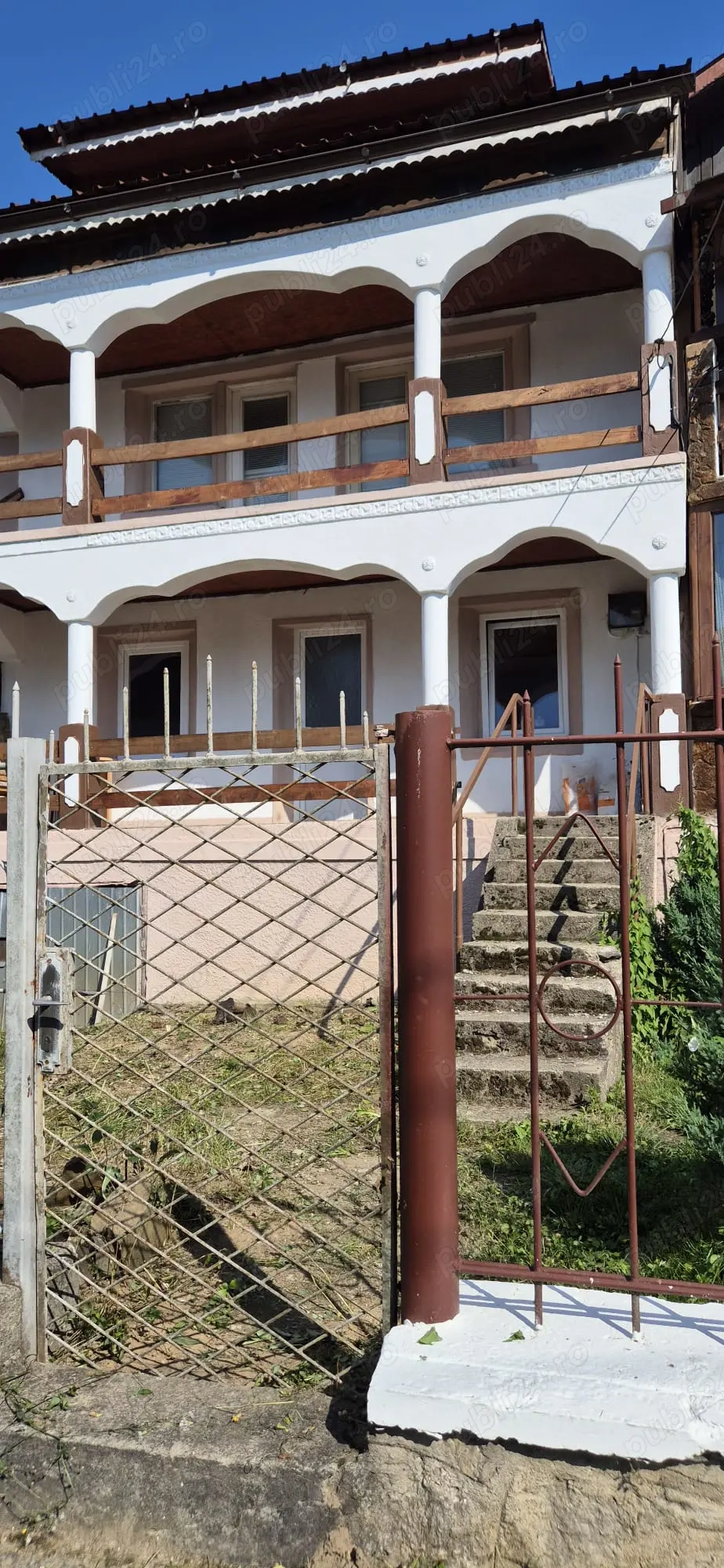 Vand Casa de Vacanta  la Crivaia SUPER OCAZIE ( la 5 minute partia de schi!)