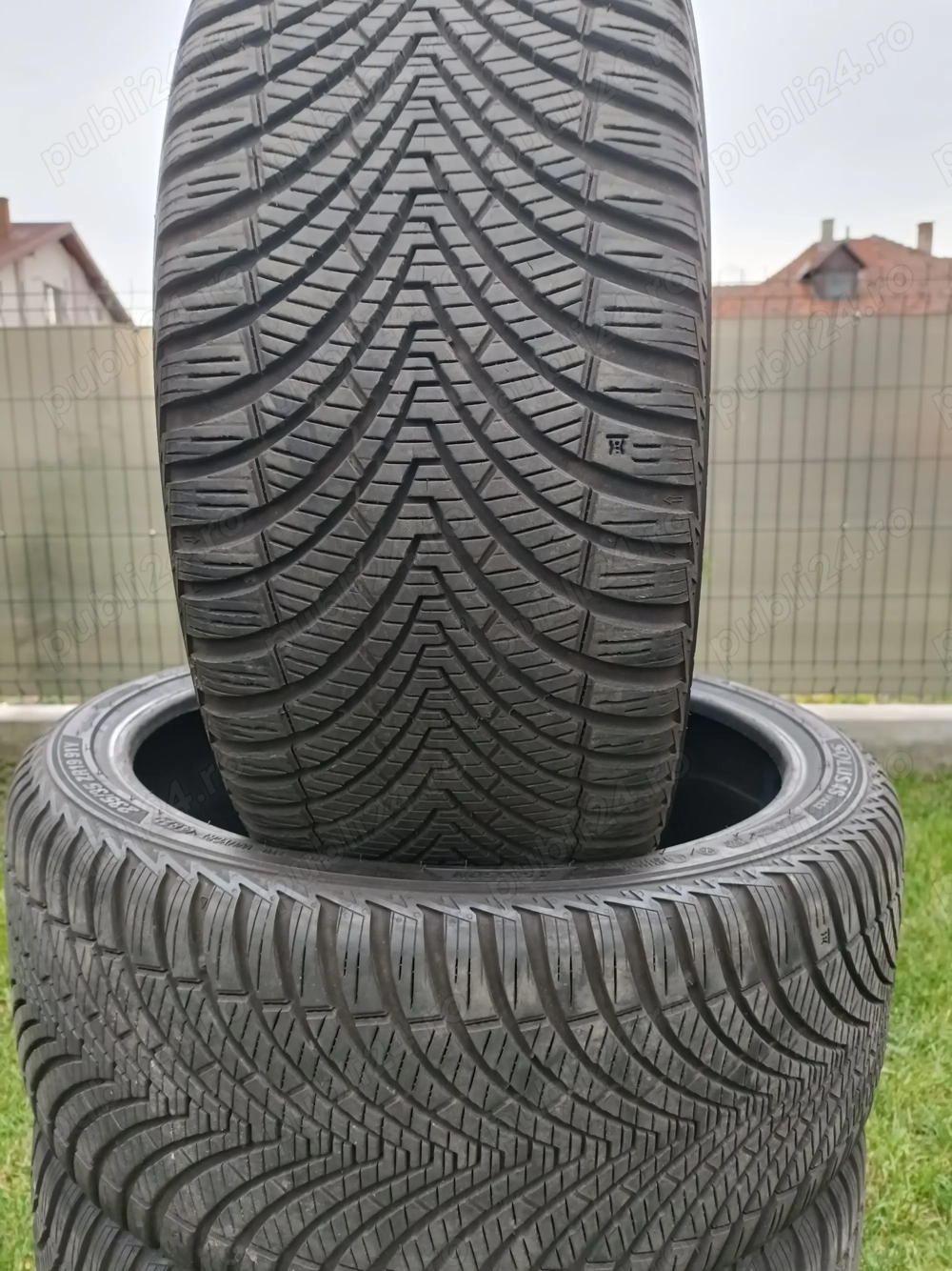 Anvelope Khumo 235/35/R19 all season.