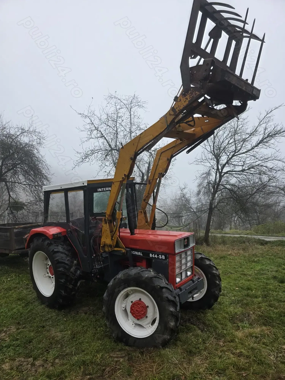 Tractor International 844-SB