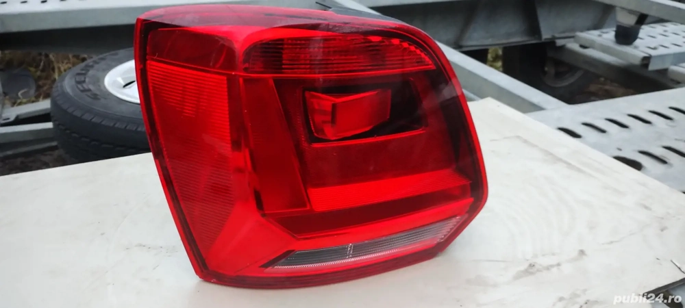 Lampa,tripla stanga spate Polo 2014