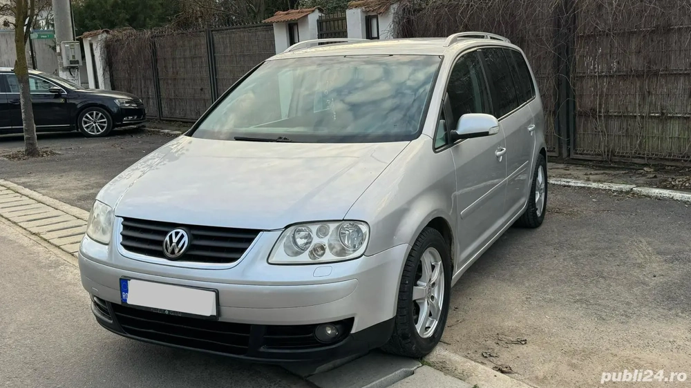 vand vw touran cu 7 locuri 2006