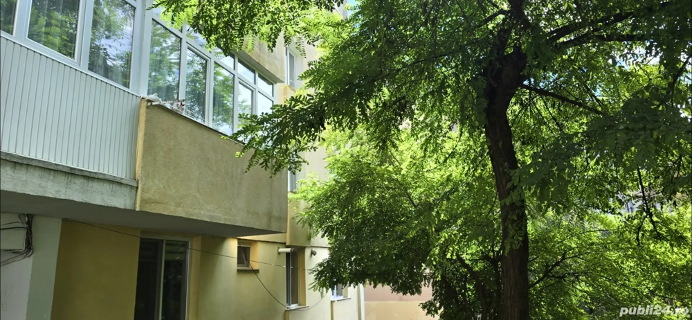 Proprietar, vând apartament