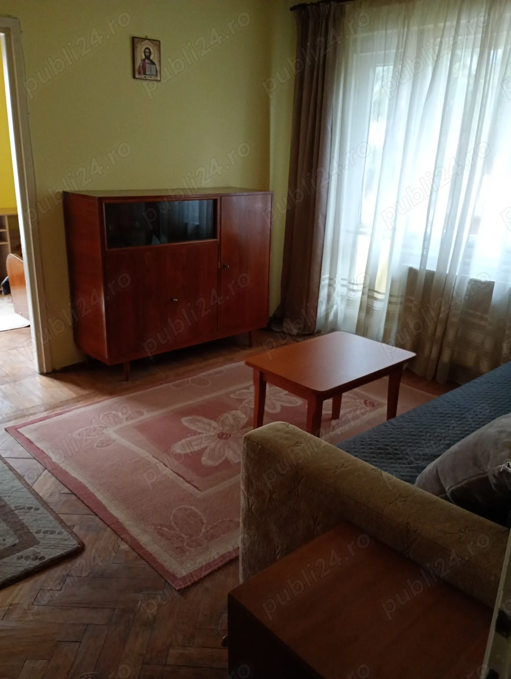 Particular închiriez apartament 2 camere Centrul civic Brașov 