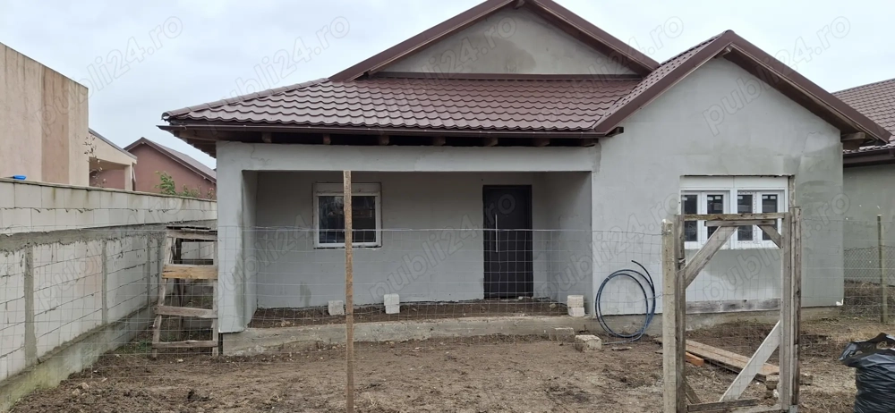 Vindem Casa in Lumina