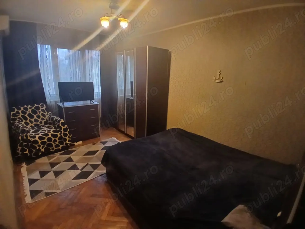 Apartament 3 camere   Semidecomandat | Etaj 2 4 | Zona Gorjului