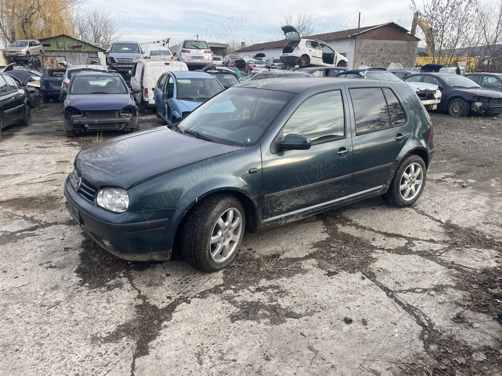 Dezmembrez Volkswagen Golf 4 1.6 16V AZD 77kW 105Hp Verde an 2001