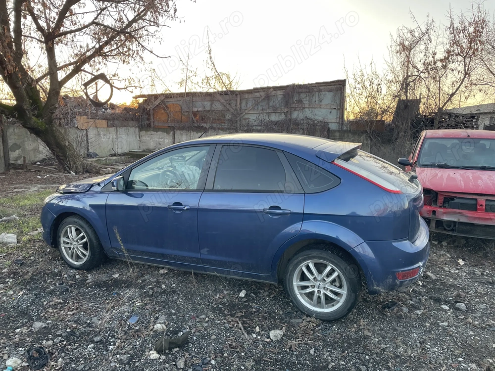 Dezmembrez Ford Focus II Facelift Hatchback 1.6 TDCi 80kW 109CP an 2010