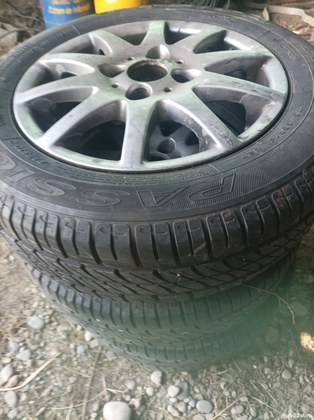 Vand 4 cauciucuri cu jante de aliaj 175/ 65 R 14