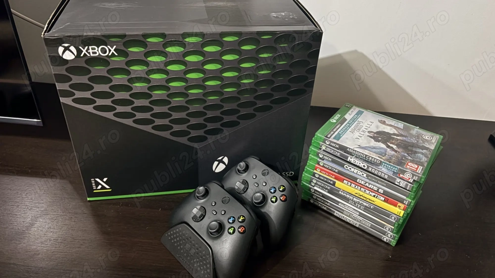 Consola Xbox Series X, 11 jocuri, dock station, 2 controlere