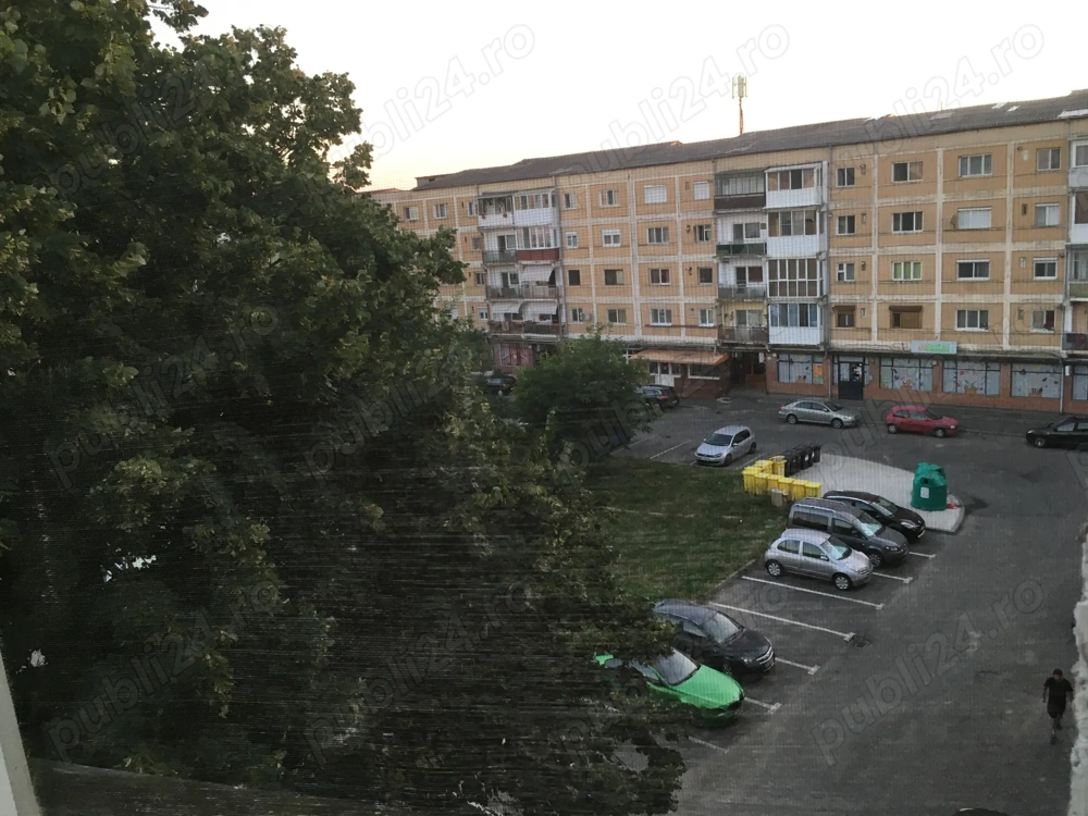Schimb apartament cu 2 camere de 62 mp cu casa în Lugoj sau în apropriere de Lugoj.