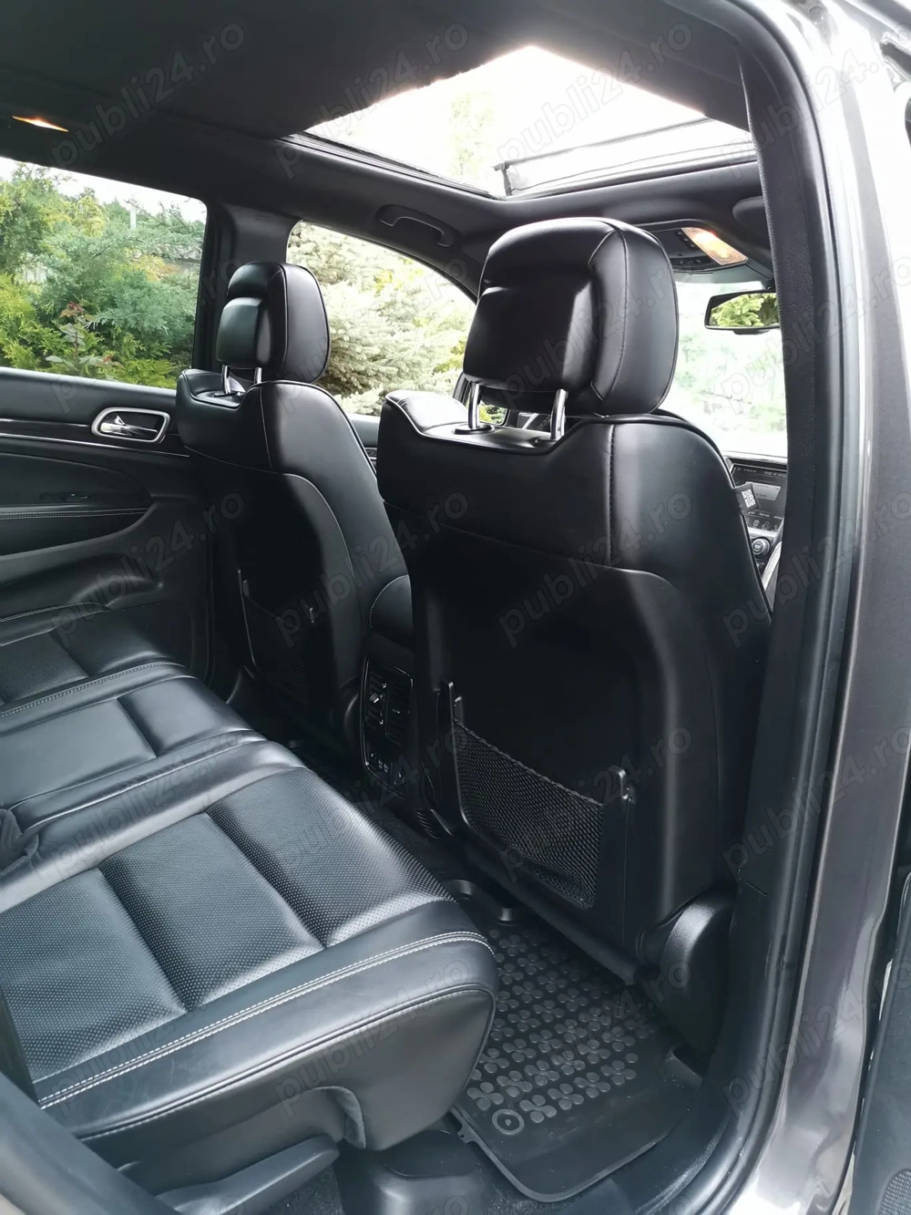 Vând Jeep Grand Cherokee Overland perfectă stare de functionare