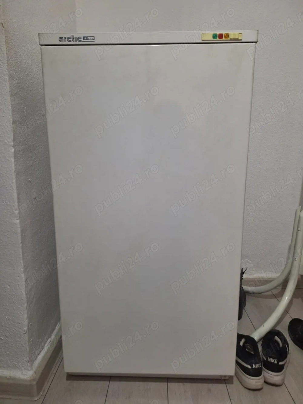 Vând lada frigorifica noua Arctic cu 5 sertare model vechi