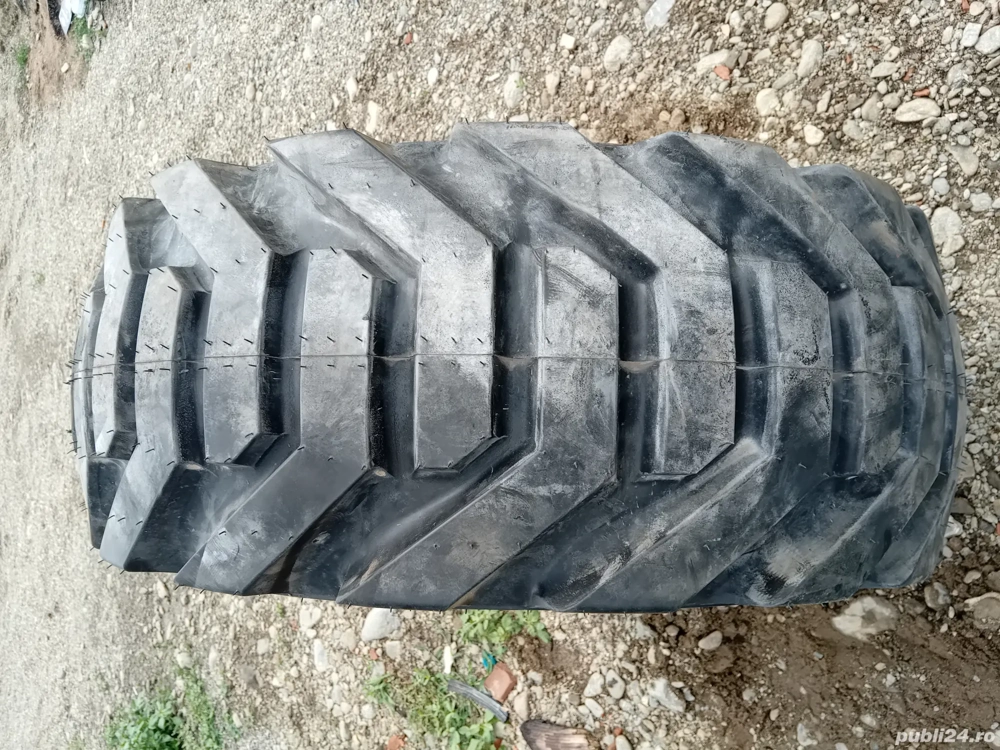 anvelope pline noi cu jante noi fara servisare pentru utilaje agricole si de terasament.