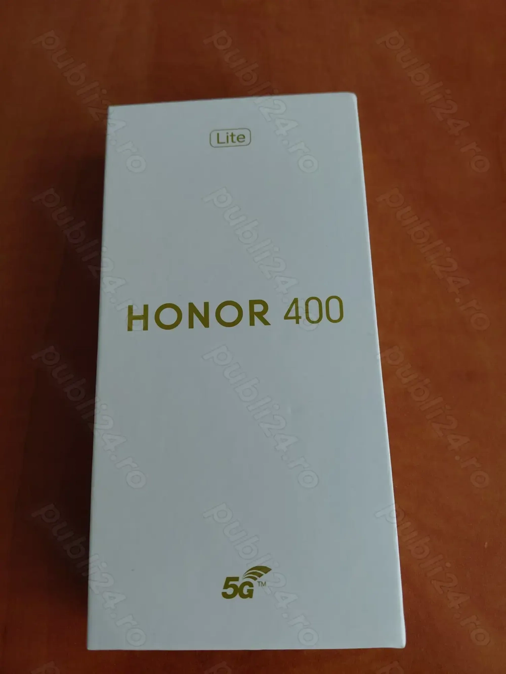 Vând telefon Honor 400 lite nou sigilat.