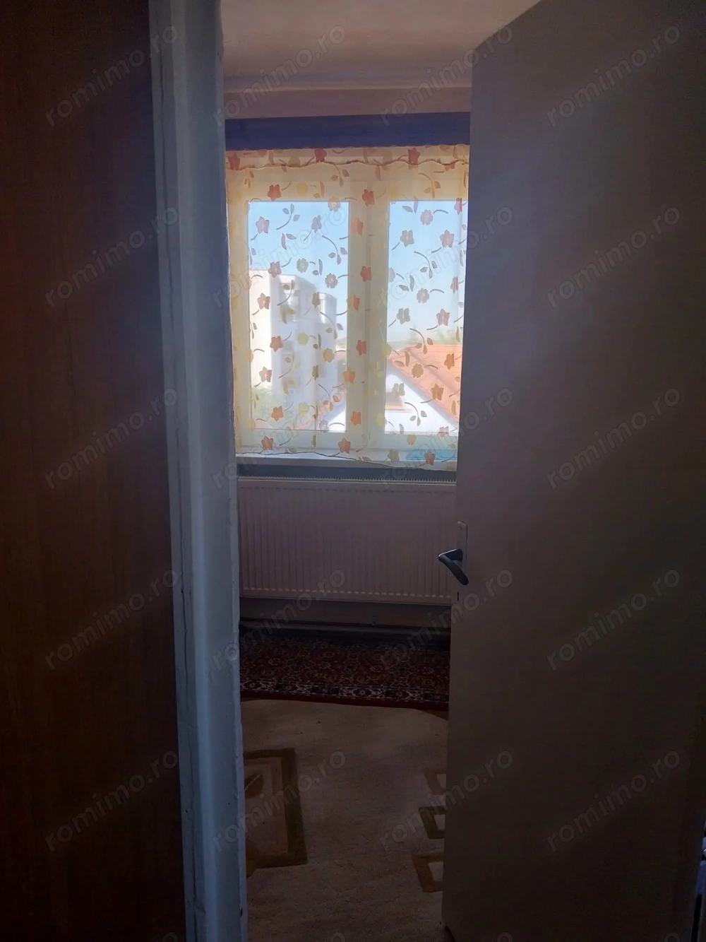 De vanzare apartament in orasul ludus cartier dacia etaj 3 suprafata aproximativ 32 de mp.