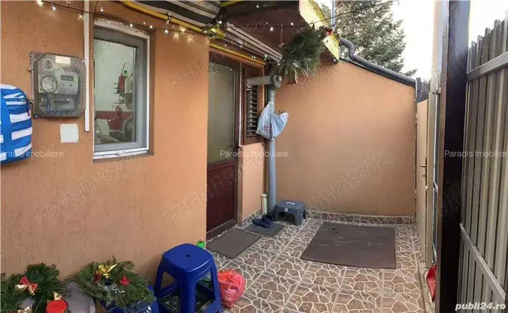 De vanzare casa 3 camere zona Damaroaia 2 bai, balcon deschis