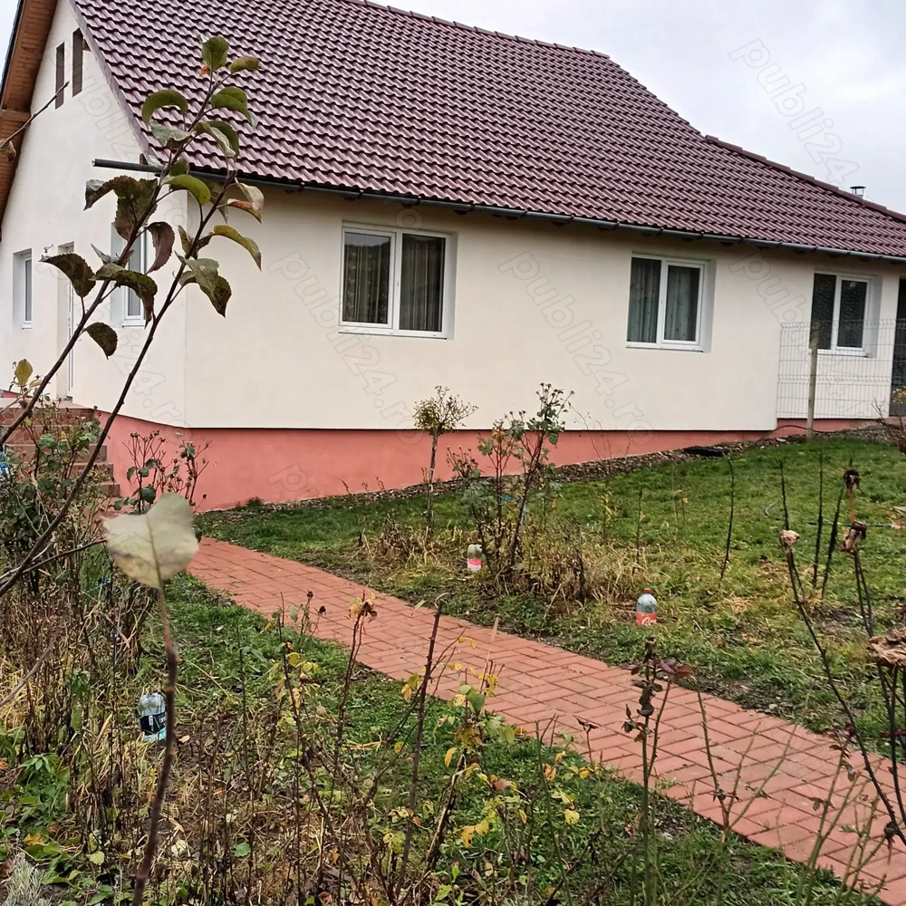 Casă de vacanță sau domiciliu stabil