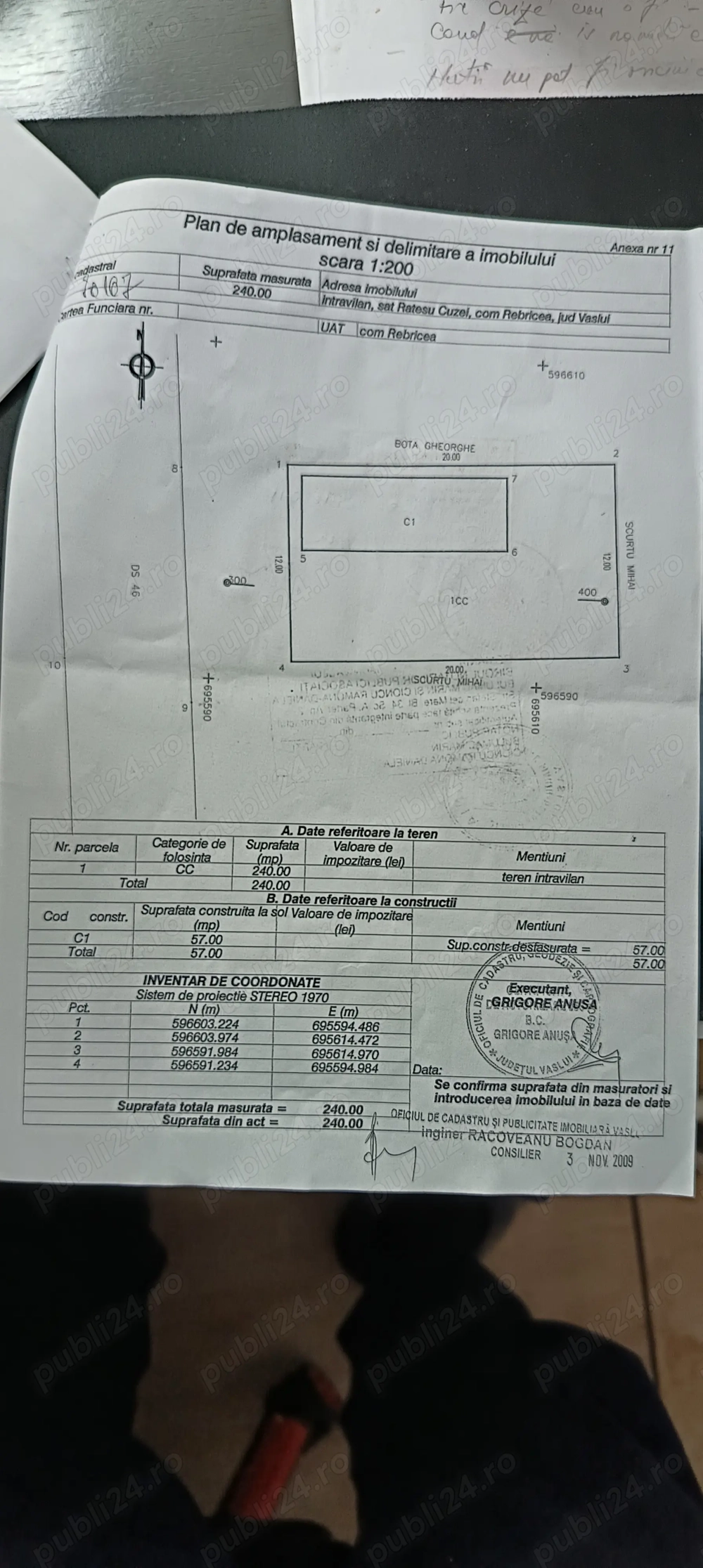 Vând casă și teren in satul,Rateșu Cauzei, județul Vaslui, amplasate la șoseaua principală.