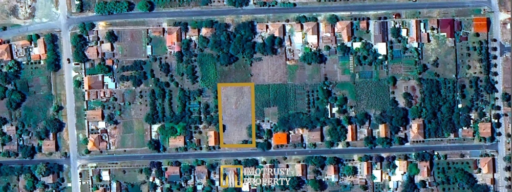 Teren intravilan |700 mp | front stradal 26 m | Dorobanți, jud Arad