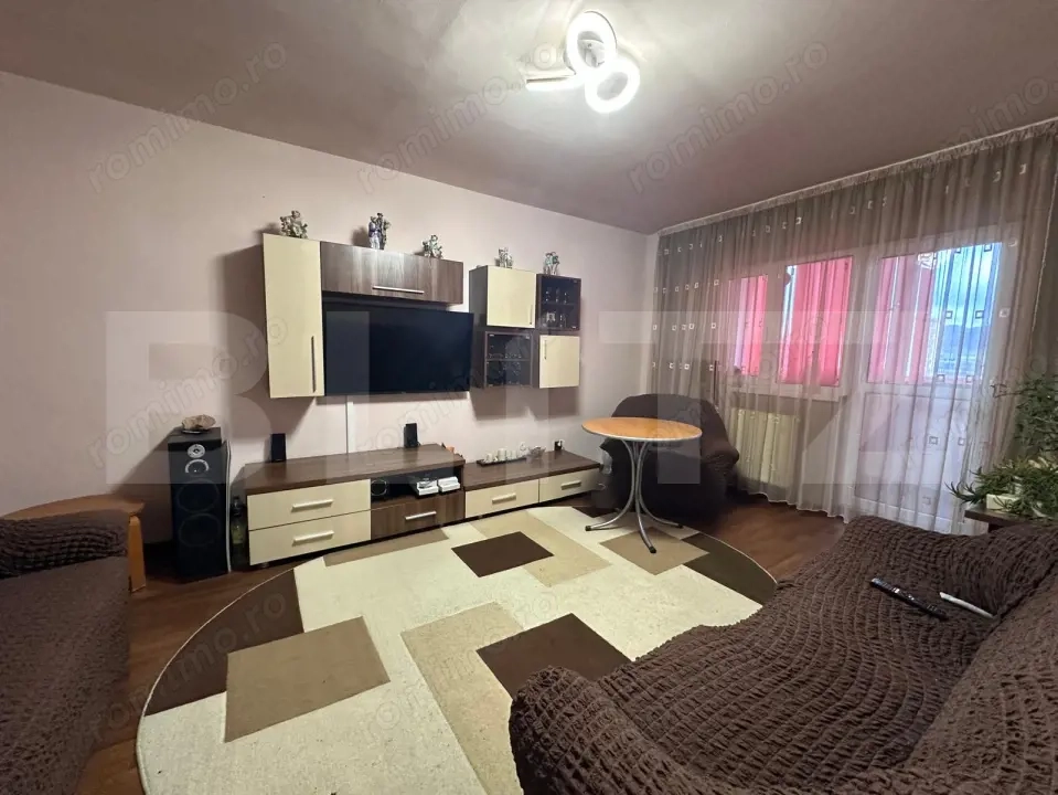 Apartament 4 camere, 2 băi, 2 balcoane, 92 mp, loc de parcare, zona Astra