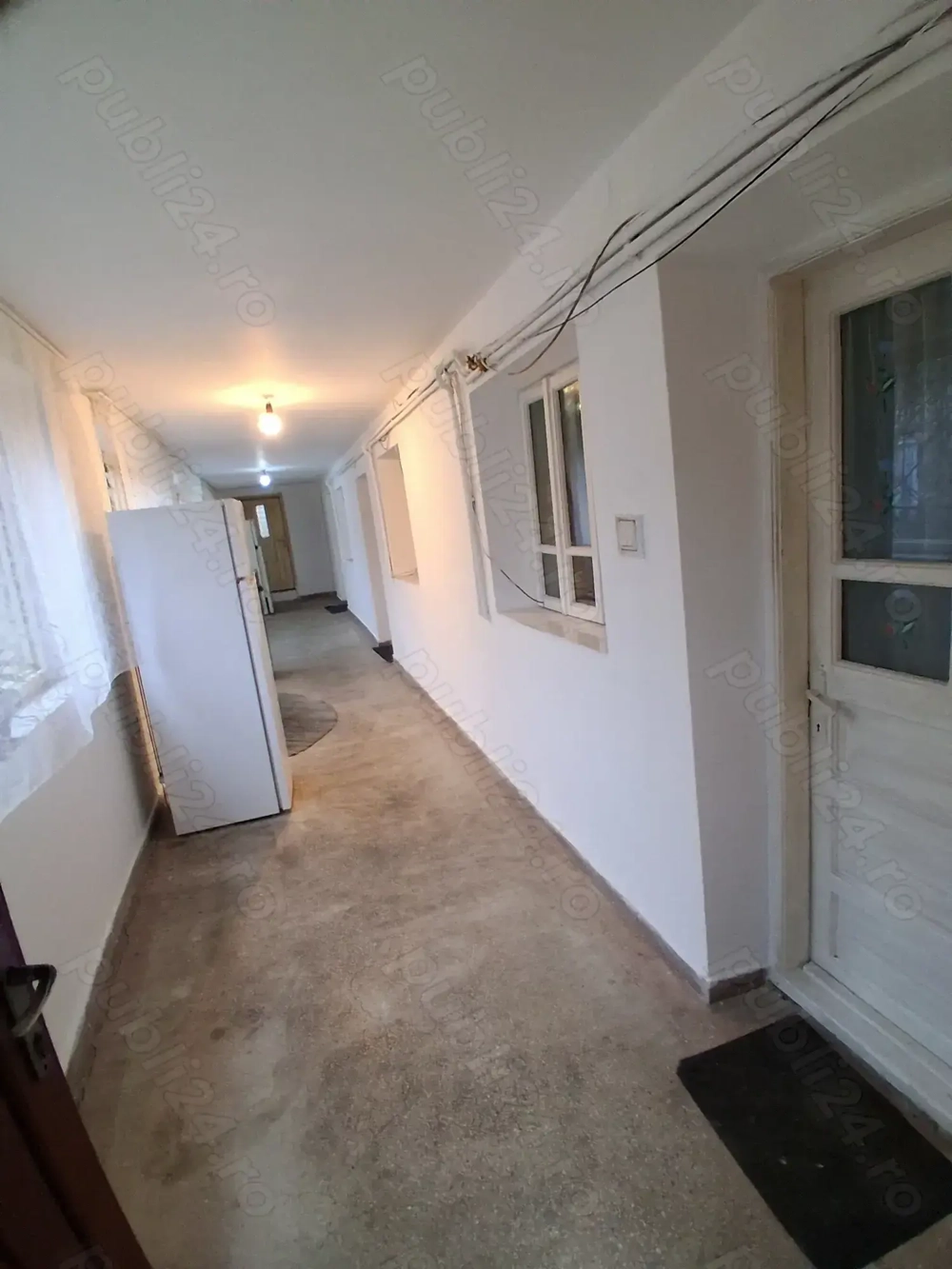 Inchiriez 3 camere -Casa- pe termen lung