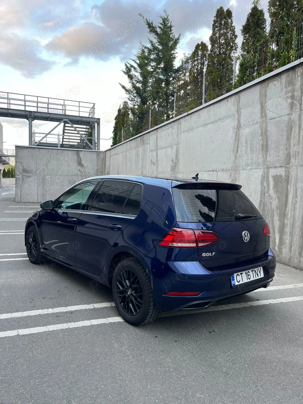 Vând Volkswagen Golf 7