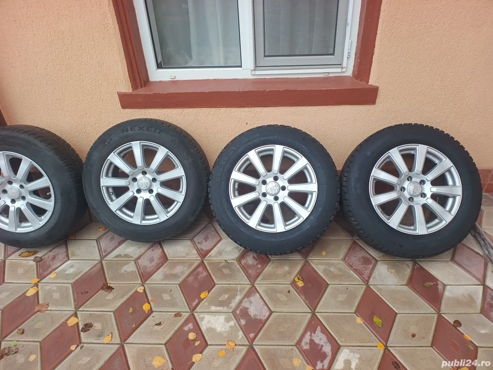 Jante aliaj cu anvelope de iarna Honda CRV 17"