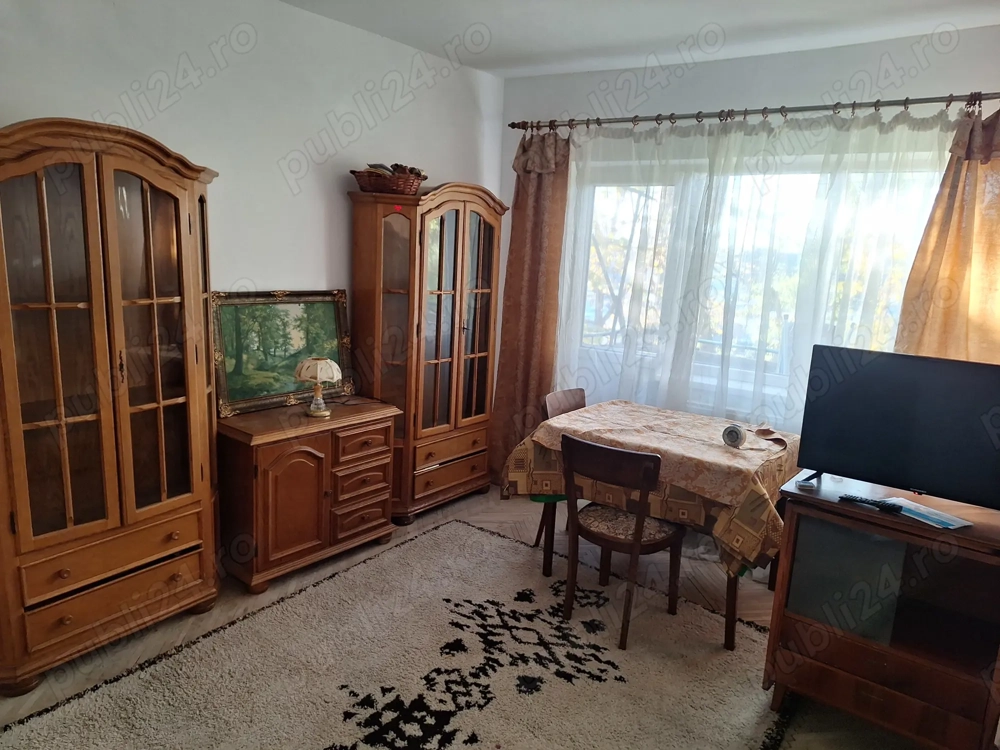  Vand apartament 3 CAMERE Focsani in zona GARII str.barsei nr.8  