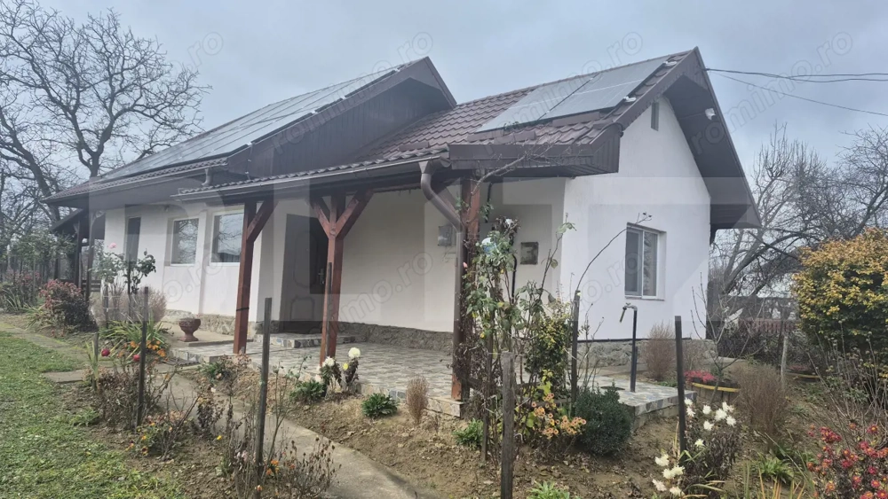Casa cu 2 camere, 65 mp, teren 2910 mp, in Viile Satu Mare