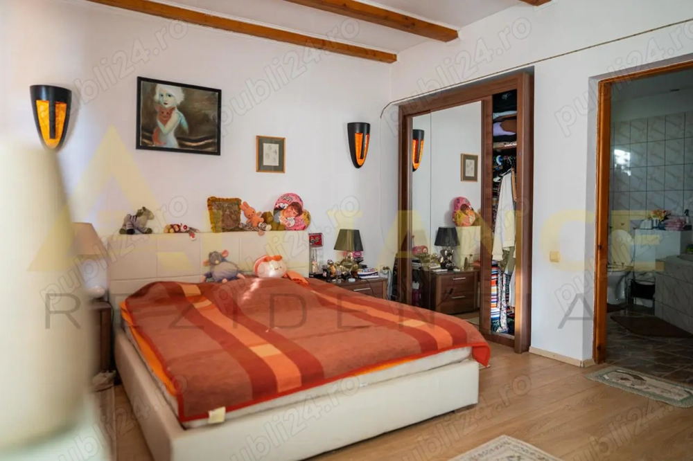 Proprietate în EXCLUSIVITATE   Vilă deosebită pe malul apei