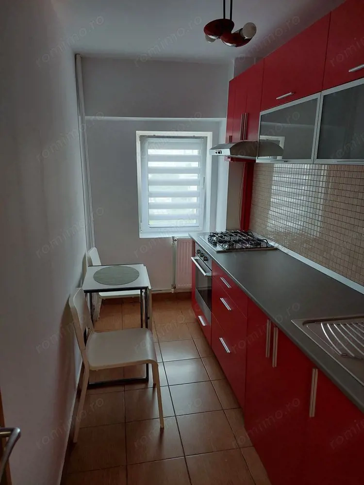 Vanzare Garsoniera 42 mp 3 Minute Mall Vitan Complet Renovata