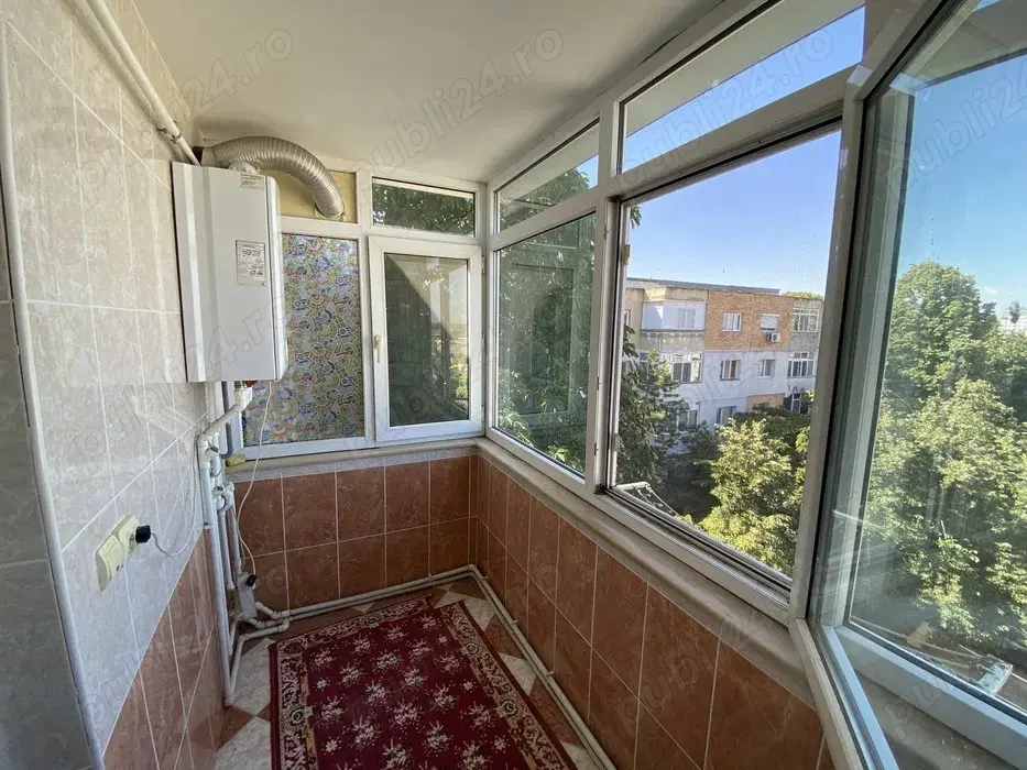 Apartament 3 camere -cartier c5 (PEDAGOGIC )