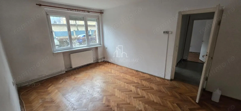 Apartament 3 Camere De Vanzare, Str Victor Babes, Zona Cornisa