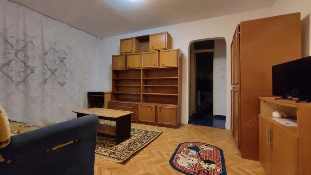 Narcisa, 2 camere cu bucatarie mare.