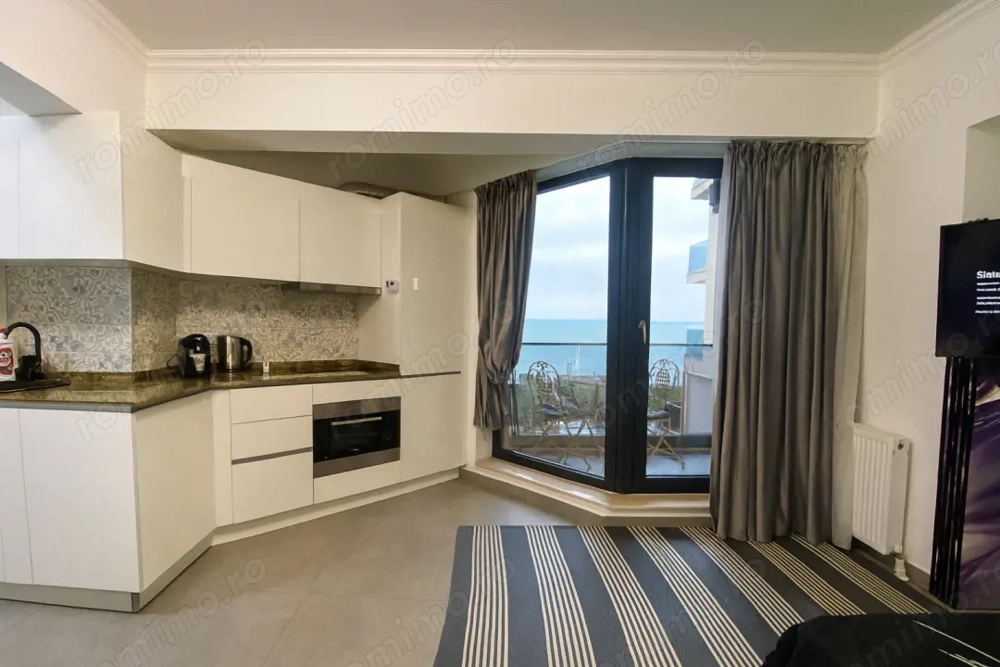 Studio | Vedere frontala spre lac | Solid House Butoaie | Termen lung