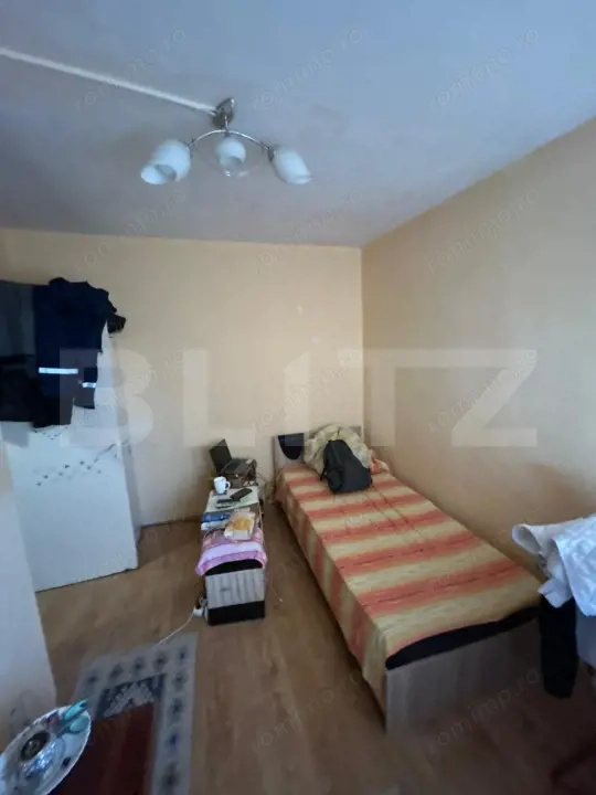 Garsoniera, 16 mp, zona Nicolina