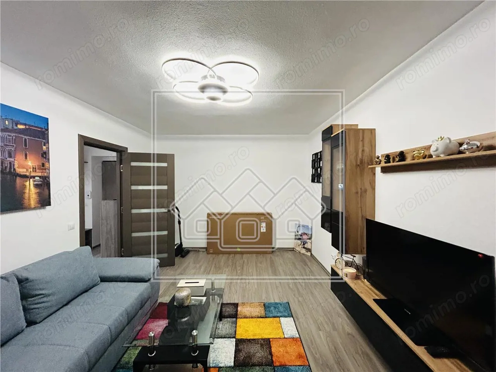 Ap decomandat, la cheie, 55 mp utili + balcon, Cisnadie