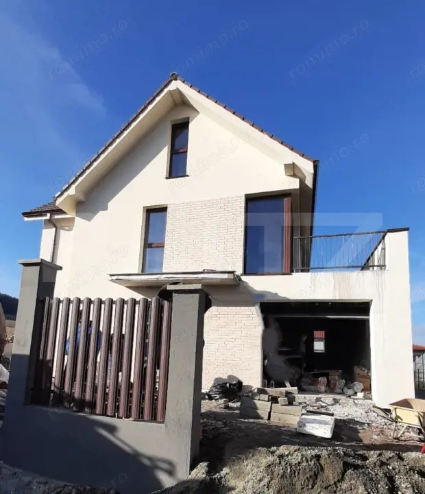 Casa individuală 4 camere, 150 mp, teren 550 mp, cu garaj, Chinteni