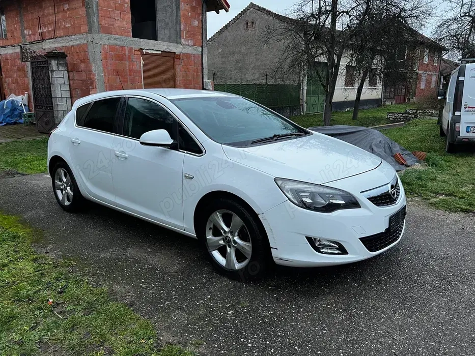 Opel Astra 2.0 cdti-an 2011