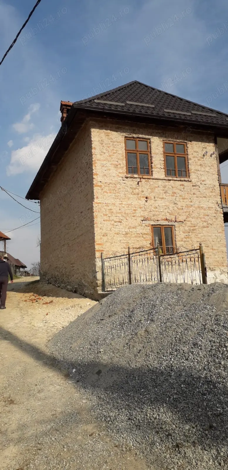 Casa si teren generos de vânzare-Olanesti(sat Tisa)