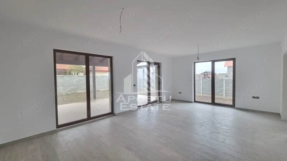 Casa individuala de vanzare cu 4 camere si garaj, Giarmata