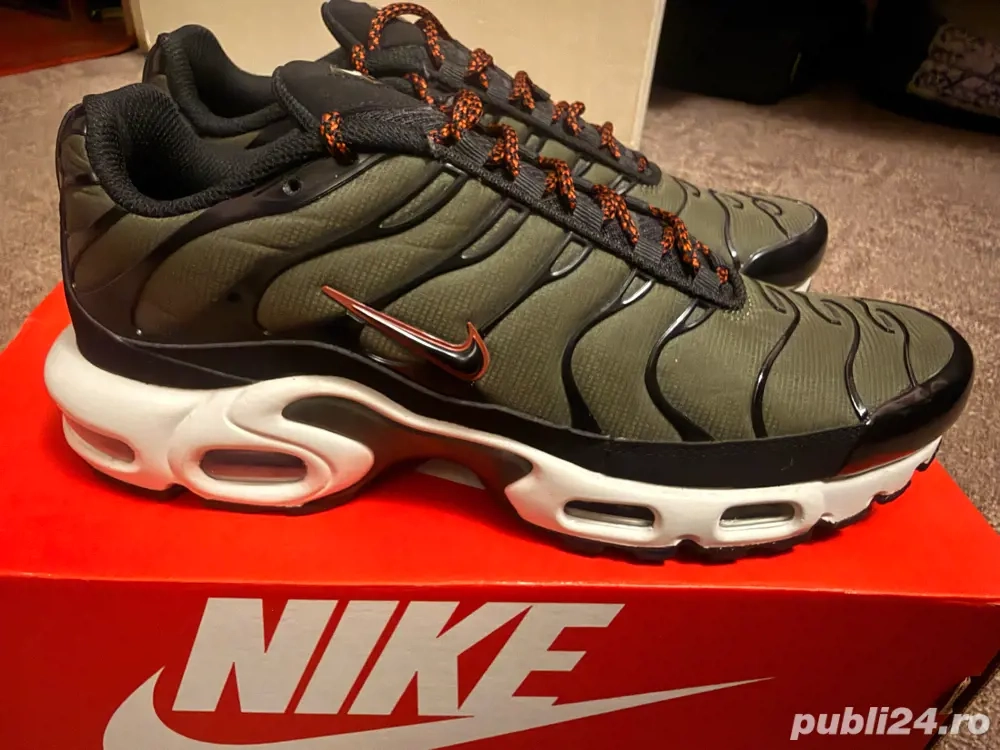 asidasi Nike Air Max Plus Cargo Khaki Phantom