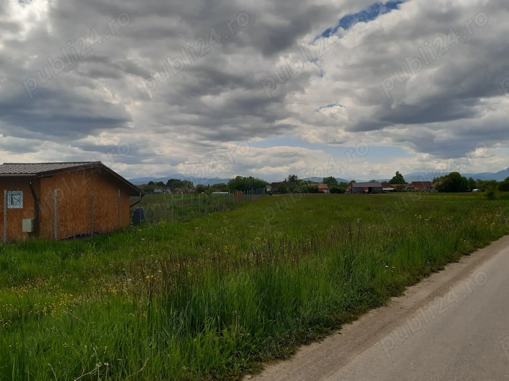 Teren construibil intravilan utilitati la drum asfaltat pozitionare foarte buna Lunca Calnicului 