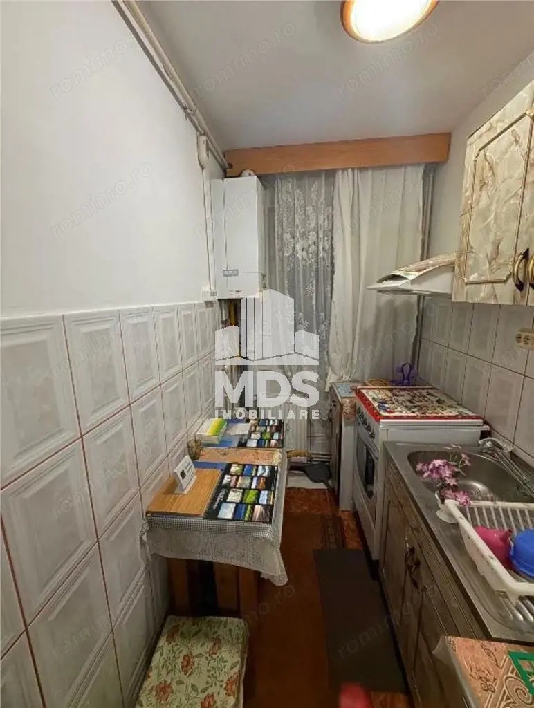 Decomandat cu centrala la etaj 2 linga Padurice