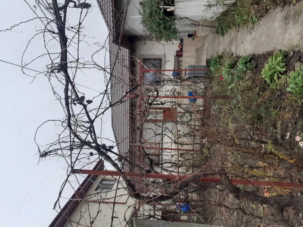 Se vinde casa + anexa cu posibilitatea vândute separat 