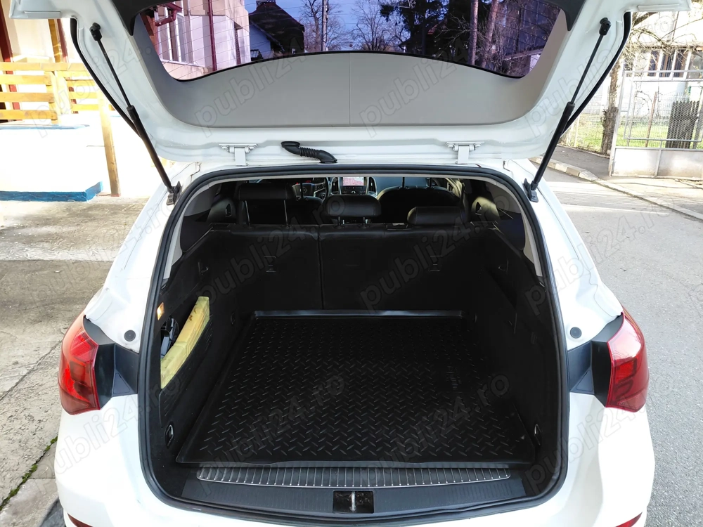 Opel Astra j Sport tourer 2012