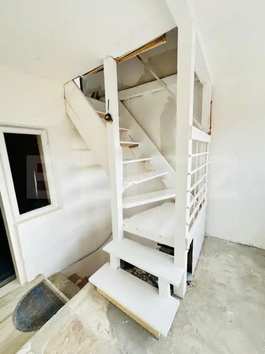 Casa de vanzare, 100 mp, zona Tatarasi