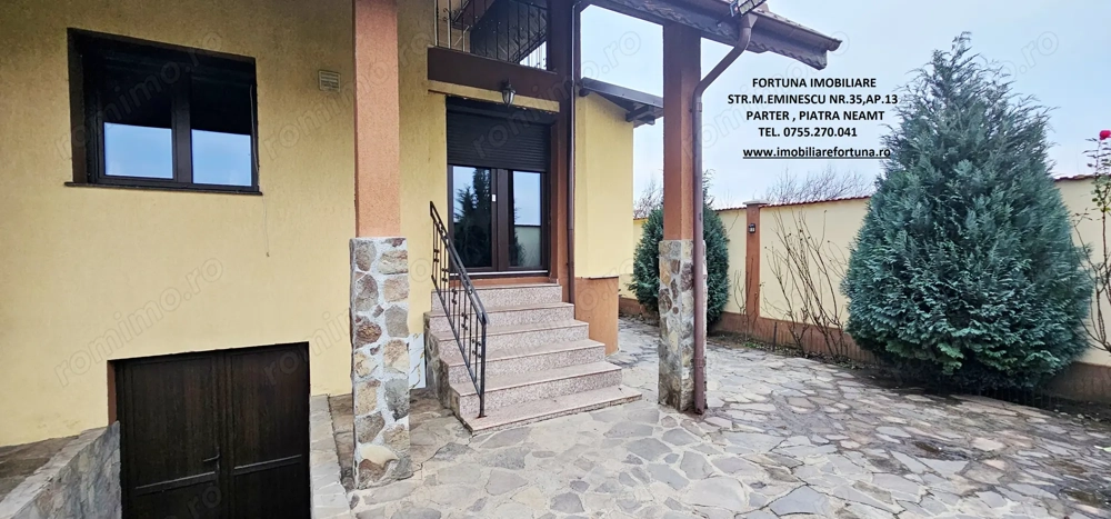 Vila cocheta prevazuta cu beci, terasa, piscina, anexa si teren